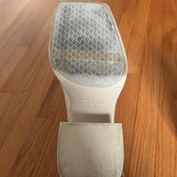 Cream patent leather boots - Picture 5 of 5